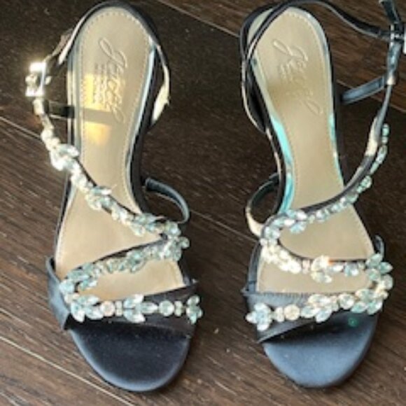 Badgley Mischka Jewel Shoes - Size 5.5 - Black with Rhinestone embellishments - Picture 2 of 13